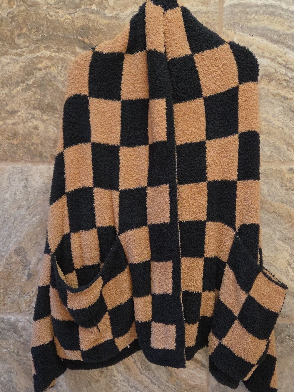 Love, Marlow: Black and Tan Checkerboard Knit Teddy Shawl Wrap With Pockets OS